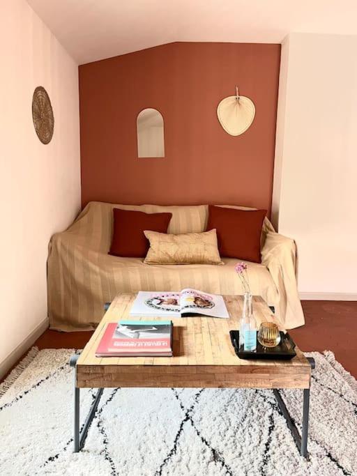 Appartement A Pied Du Centre Avec Place De Parking 阿爾勒 外观 照片
