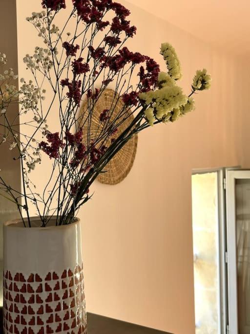 Appartement A Pied Du Centre Avec Place De Parking 阿爾勒 外观 照片